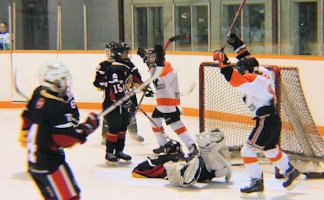 Peewee Kinucks lose playoff series opener to Hanover, 4-3, in overtime